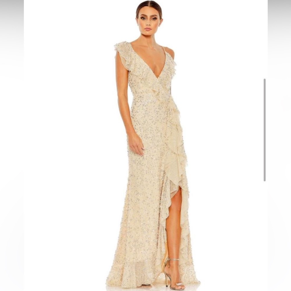 Macduggal size 0 embellished ruffle gown